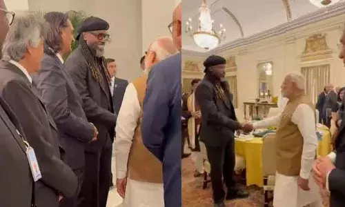 യൂണിവേഴ്സല്‍ ബോസ് ക്രിസ് ഗെയ്ല്‍ രാഷ്ട്രീയത്തിലേക്കോ? ജമൈക്കന്‍ പ്രധാനമന്ത്രിയുടെ സംഘത്തില്‍ അംഗമായി ഇന്ത്യയില്‍: വീഡിയോ