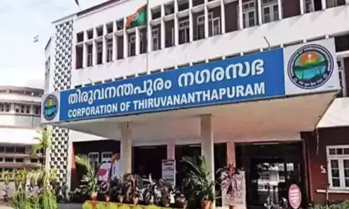 ഒക്ക്യുപ്പൻസി സർട്ടിഫിക്കറ്റിനായി വയോധികനിൽ നിന്നും കൈക്കൂലി വാങ്ങി; നഗരസഭാ ഉദ്യോഗസ്ഥന് സസ്പെൻഷൻ; കൈപ്പറ്റിയത് 2 ലക്ഷം രൂപ