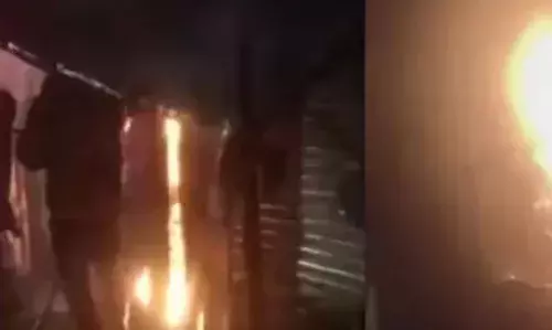 മുംബൈയിൽ ഇരുനില കെട്ടിടത്തിൽ വൻ തീപിടുത്തം; രണ്ട് കുട്ടികളടക്കം ഒരു കുടുംബത്തിലെ ഏഴ് പേർ വെന്ത് മരിച്ചു; ഷോർട്ട് സർക്യൂടെന്ന് നിഗമനം