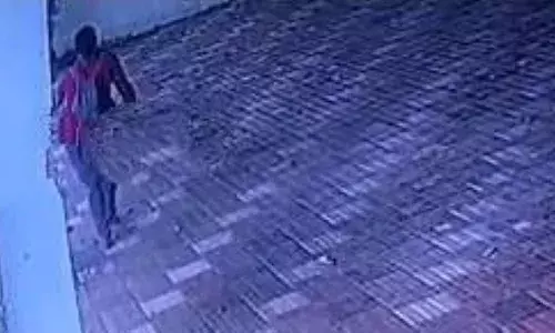 മാസ്‌ക് ധരിച്ചെത്തി സ്റ്റീൽ പൈപ്പുകൾ മോഷ്ടിച്ചു; പകരം പ്ലാസ്റ്റിക് പൈപ്പുകൾ സ്ഥാപിച്ചു; കോട്ടയത്ത് ദേവാലയത്തിൽ ഒറ്റ രാത്രി കൊണ്ട് കവർന്നത് 20 സ്റ്റീൽ ടാപ്പുകൾ