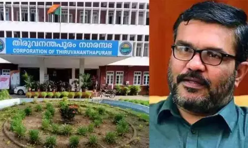 രണ്ട് ലക്ഷം രൂപ വീട്ടില്‍ ചെന്ന് കൈക്കൂലി വാങ്ങിയെന്ന പരാതി; തിരുവനന്തപുരം നഗരസഭയിലെ ഉദ്യോഗസ്ഥന് സസ്‌പെന്‍ഷന്‍; അഴിമതിക്കാര്‍ക്കെതിരെ ശക്തമായ നടപടി സ്വീകരിക്കുമെന്ന് എം ബി രാജേഷ്