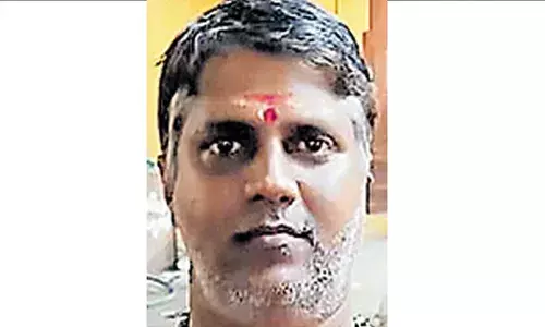 വിഗ്രഹത്തിലെ സ്വര്‍ണം മോഷ്ടിച്ചു വിറ്റ ശേഷം പകരം മുക്കു പണ്ടം അണിയിച്ചു; പൂജാരി അറസ്റ്റില്‍