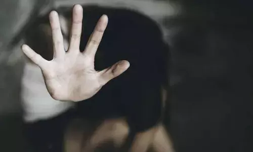 കോഴിക്കോട് സ്കൂൾ വിദ്യാർത്ഥിനിയെ പീഡിപ്പിച്ച് ഗർഭിണിയാക്കി; അന്യസംസ്ഥാന തൊഴിലാളിയടക്കം മൂന്ന് പേർ പിടിയിൽ