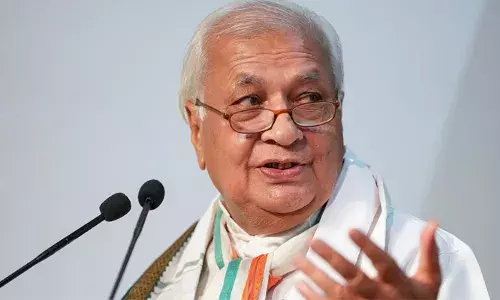 മുഖ്യമന്ത്രിയുടെ മലപ്പുറം പരാമര്‍ശത്തില്‍ നേരിട്ടെത്തി വിശദീകരണം നല്‍കണം; ചീഫ് സെക്രട്ടറിയെയും ഡിജിപിയെയും രാജ്ഭവനിലേക്ക് വിളിപ്പിച്ച് ഗവര്‍ണര്‍; വിവരം അറിഞ്ഞിട്ടും എന്തുകൊണ്ട് അറിയിച്ചില്ലെന്നും ചോദ്യം