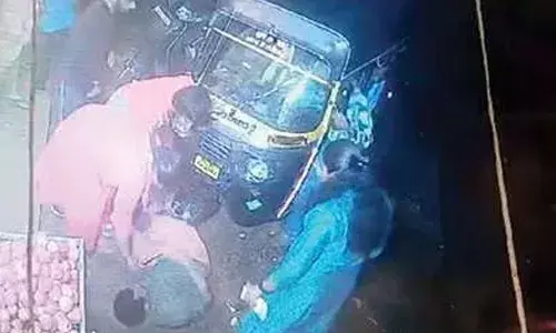 അസഭ്യം പറഞ്ഞത് ചോദ്യം ചെയ്തയാളെ ഓട്ടോറിക്ഷ ഇടിപ്പിച്ച് കൊല്ലാന്‍ ശ്രമം; പ്രതി പിടിയില്‍