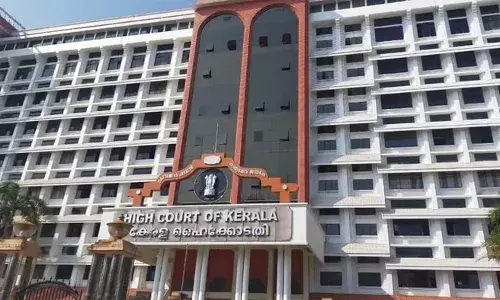 ഒരു മതവിശ്വാസവും ഭരണഘടനയ്ക്ക് മുകളിലല്ല; മതപരമായ ആചാരങ്ങള്‍ വ്യക്തിപരമായ കാര്യം; ആരേയും നിര്‍ബന്ധിക്കാനാകില്ല: ഹൈക്കോടതി