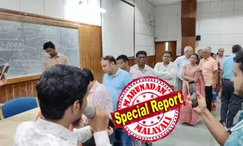 പ്രതിഷേധം അതിരുകടന്നു; 50 സീനിയർ ഡോക്ടർമാർ രാജിവെച്ചു; വനിതാ ഡോക്ടർമാർക്കും, ജീവനക്കാർക്കും സുരക്ഷയൊരുക്കണമെന്ന് ആവശ്യം; നിരാഹാര സമരവുമായി ജൂനിയർ ഡോക്ടർമാർ; കൊൽക്കത്തയിൽ ഡോക്ടറെ ബലാത്സംഗം ചെയ്ത് കൊലപ്പെടുത്തിയ സംഭവത്തിൽ പ്രക്ഷോഭം ആളിക്കത്തുന്നു...!