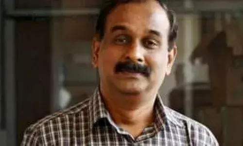 ടി ജി ഹരികുമാർ സ്മൃതി പുരസ്കാരം പ്രമുഖ എഴുത്തുകാരനും മാധ്യമ പ്രവർത്തകനുമായ രവിമേനോന് ലഭിച്ചു