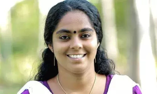 നിയമസഭാ മാർച്ചിന് എത്തിയ യൂത്ത് കോൺഗ്രസ് സംസ്ഥാന ഉപാധ്യക്ഷ അരിതാ ബാബുവിന്റെ സ്വർണം മോഷണം പോയി; കവർച്ച പോയത് ഒന്നര പവൻ സ്വർണം