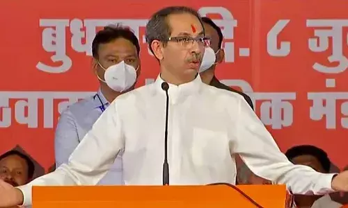 മുഖ്യമന്ത്രി സ്ഥാനാര്‍ഥിയെ പ്രഖ്യാപിച്ച് തിരഞ്ഞെടുപ്പിനെ നേരിടണമെന്നും ആ സ്ഥാനത്തേക്കു സഖ്യകക്ഷികള്‍ നിശ്ചയിക്കുന്നയാളെ താന്‍ അംഗീകരിക്കുമെന്നും ഉദ്ധവ് താക്കറെ; കോണ്‍ഗ്രസിനേയും എന്‍സിപിയേയും വെട്ടിലാക്കുന്ന നിലപാടുമായി ശിവസേന