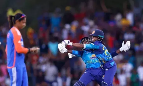 വനിതാ ടി20 ലോകകപ്പ് ക്രിക്കറ്റ്; സെമി സാധ്യതകൾ നിലനിർത്താൻ ഇന്ത്യ ഇന്നിറങ്ങും; എതിരാളികൾ ശ്രീലങ്ക