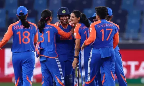 ബാറ്റിങ്ങിലും ബോളിങ്ങിലും സമ്പൂര്‍ണാധിപത്യം! മൂന്ന് വിക്കറ്റുമായി ആശാ ശോഭന; വനിതാ ട്വന്റി 20 ലോകകപ്പില്‍ ശ്രീലങ്കക്കെതിരെ 82 റണ്‍സിന്റെ വമ്പന്‍ ജയം; സെമി പ്രതീക്ഷ നിലനിര്‍ത്തി ഹര്‍മന്‍പ്രീത് കൗറും സംഘവും