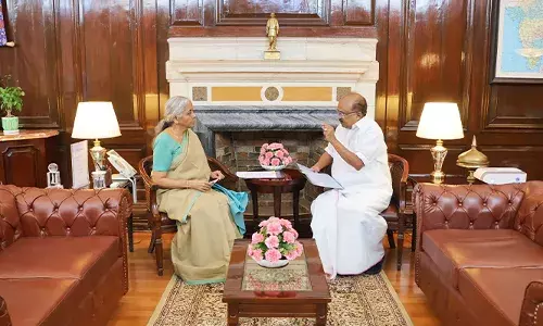 വയനാടിനുള്ള കേന്ദ്ര സഹായം: നിര്‍മല സീതാരാമനുമായി ചര്‍ച്ച നടത്തി കെവി തോമസ്; പ്രധാനമന്ത്രിയുമായി സംസാരിച്ച് ഉടന്‍ തീരുമാനമെടുക്കുമെന്ന് കേന്ദ്രമന്ത്രി