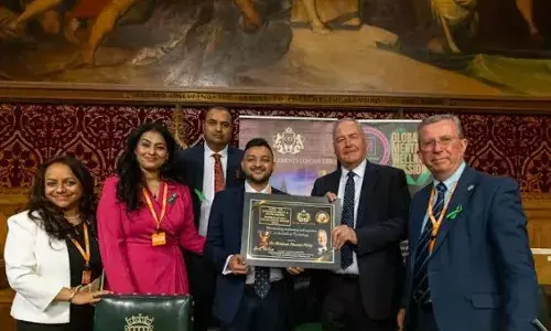 ഡോ. എബ്രഹാം പെരുമാള്‍ ഫിലിപ്പിന് യു.കെ.പാര്‍ലമെന്റ് അവാര്‍ഡ് സമ്മാനിച്ചു