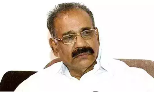 സ്വകാര്യ ഭൂമിയിലെ ചന്ദനമരങ്ങള്‍  വനം വകുപ്പ് മുഖേന വില്‍പന നടത്താം; ഉടമകള്‍ക്ക് അവകാശം നല്‍കുന്ന കരട് ബില്ലിന് മന്ത്രിസഭയുടെ അംഗീകാരം