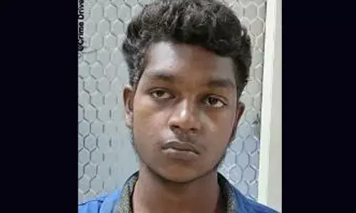 പഠിച്ച സ്‌കൂളും കണ്ണില്‍ കണ്ട വാഹനങ്ങളും ഓടി നടന്ന് അടിച്ചു തകര്‍ത്തു; പൂര്‍വ വിദ്യാര്‍ഥിക്ക് ഒരു വര്‍ഷം തടവും 10,000 രൂപ പിഴയും ശിക്ഷിച്ച് കോടതി