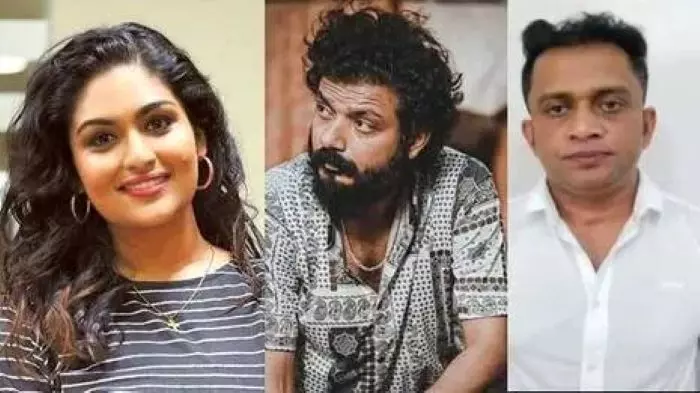 കൊച്ചി ലഹരി കേസിൽ നടൻ ശ്രീനാഥ് ഭാസി ചോദ്യം ചെയ്യലിനായി ഹാജരായി; മരട് പോലീസ് സ്റ്റേഷനിലാണ് ഹാജരായത്; പ്രയാഗ മാർട്ടിനും അല്പസമയത്തിനകം എത്തും കൊച്ചി ലഹരി കേസിൽ നടൻ ശ്രീനാഥ് ഭാസി ചോദ്യം ചെയ്യലിനായി ഹാജരായി; മരട് പോലീസ് സ്റ്റേഷനിലാണ് ഹാജരായത്; പ്രയാഗ മാർട്ടിനും അല്പസമയത്തിനകം എത്തും