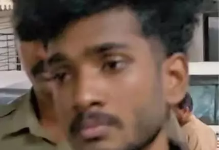 പെണ്‍കുട്ടിയെ പ്ലസ് വണ്‍ മുതൽ ലൈംഗികാതിക്രമത്തിനിരയാക്കി; പീഡനം വിവാഹ വാ​ഗ്ദാനം നൽകി; തൃശ്ശൂരിൽ പ്രായപൂ‍ർത്തിയാകാത്ത പെൺകുട്ടിയെ പീഡിപ്പിച്ച കേസിൽ യുവാവ് അറസ്റ്റിൽ