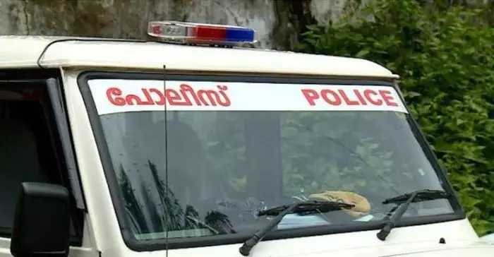 കൂട്ടുകച്ചവടക്കാരുടെ വൈരാഗ്യം; നാട്ടിലെത്തിയ പ്രവാസി യുവാവിനെ വഴിയിൽ തട‍ഞ്ഞുനിർത്തി ആക്രമിച്ചു; അന്വേഷണം ആരംഭിച്ച് പോലീസ്