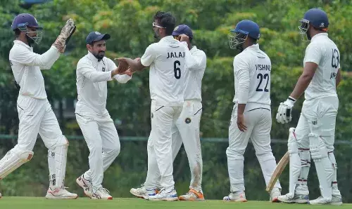 രഞ്ജിയില്‍ പഞ്ചാബിന് തകര്‍ച്ച; 100 എത്തും മുന്‍പ് അഞ്ച് വിക്കറ്റ് നഷ്ടം: കളി മുടക്കി മഴ