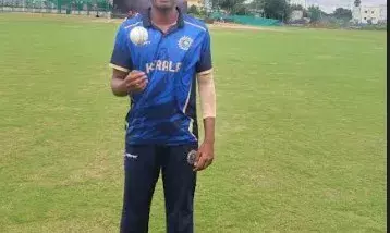 വിനു മങ്കാദ് ട്രോഫി: ഏഴ് വിക്കറ്റ് നേട്ടവുമായി കേരള താരം ആദിത്യ ബൈജു വിനു മങ്കാദ് ട്രോഫി: ഏഴ് വിക്കറ്റ് നേട്ടവുമായി കേരള താരം ആദിത്യ ബൈജു