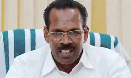 ഗവര്‍ണര്‍ക്ക് ഭരണഘടനയുടെ കാഴ്ചപ്പാടുകളോ, കീഴ്വഴക്കങ്ങളോ അറിയില്ല; ഉദ്യോഗസ്ഥരെ സര്‍ക്കാര്‍ അറിയാതെ നേരിട്ട് വിളിക്കാനോ, അന്വേഷിക്കാനോ ഉള്ള അവകാശം ഗവര്‍ണര്‍ക്കില്ലെന്നും എല്‍ ഡി എഫ് കണ്‍വീനര്‍