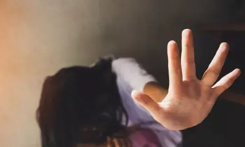 കരഞ്ഞ് പറഞ്ഞിട്ടും അവർ കേട്ടില്ല; വാഹനം ആളില്ലാ വഴിയിൽ നിർത്തി പീഡനം തുടർന്നു; അമേരിക്കയിൽ 14 കാരിയെ തട്ടിക്കൊണ്ടുപോയി ബലാത്സംഗം ചെയ്തത് അതിക്രൂരമായി; പ്രതികൾക്ക് 20 വർഷം കഠിന തടവ്