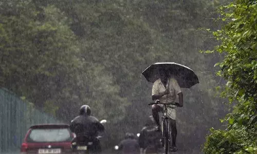 ന്യൂനമര്‍ദം തീവ്ര ന്യൂനമര്‍ദമാകുന്നു; കേരളത്തില്‍ 15 വരെ വ്യാപക മഴയ്ക്കു സാധ്യത: എട്ട് ജില്ലകളില്‍ ഇന്ന് യെല്ലോ അലേര്‍ട്ട്