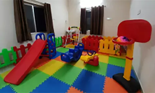 മൂന്നര വയസുകാരനെ അധ്യാപിക മര്‍ദിച്ച സംഭവം; പ്ലേ സ്‌കൂള്‍ പൂട്ടാന്‍ നിര്‍ദേശം