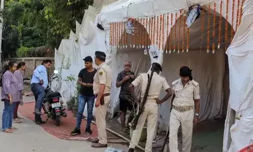 ബിഹാറില്‍ ദുര്‍ഗാപൂജ പന്തലിനു നേരെ വെടിവെപ്പ്; നാല് പേര്‍ക്ക് പരിക്കേറ്റു; അടിവയറ്റില്‍ വെടിയേറ്റ രണ്ടുപേര്‍ക്ക് ശസ്ത്രക്രിയ