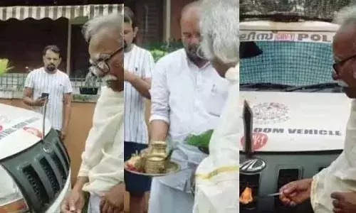 വിജയദശമി ദിനത്തില്‍ പൊലീസ് വാഹനത്തിന് പൂജ നടത്തി മന്ത്രി കടന്നപ്പള്ളി രാമചന്ദ്രന്‍; ദൃശ്യങ്ങള്‍ പ്രചരിച്ചതോടെ എല്ലാ വര്‍ഷവും നടത്താറുള്ള കാര്യമെന്ന് വിശദീകരണം