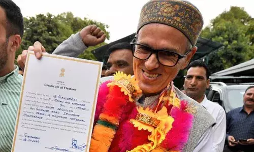 ജമ്മു കശ്മീരില്‍ രാഷ്ട്രപതി ഭരണം പിന്‍വലിച്ചത്തിന് പിന്നാലെ സര്‍ക്കാര്‍ രൂപീകരണ നീക്കങ്ങള്‍; ഒമര്‍ അബ്ദുള്ള സര്‍ക്കാരിന്റെ സത്യപ്രതിജ്ഞ ബുധനാഴ്ച ഉണ്ടായേക്കും; ഹരിയാനയില്‍ സത്യപ്രതിജ്ഞ വ്യാഴാഴ്ച