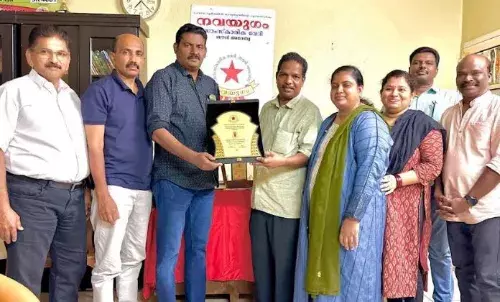 30 വര്‍ഷത്തെ പ്രവാസജീവിതത്തിനു തിരശ്ശീലയിട്ട് നാട്ടിലേയ്ക്ക് മടങ്ങുന്ന കൃഷ്ണന്‍ പേരാമ്പ്രയ്ക്ക് നവയുഗം യാത്രയയപ്പ് നല്‍കി