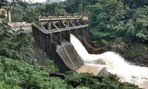 വൃഷ്ടി പ്രദേശത്ത് കനത്ത മഴ; കല്ലാര്‍കുട്ടി, പാംബ്ല ഡാമുകള്‍ തുറക്കും; മതിരപ്പുഴയാര്‍, പെരിയാര്‍ തീരത്തുള്ളവര്‍ക്ക് ജാഗ്രതാ നിര്‍ദ്ദേശം