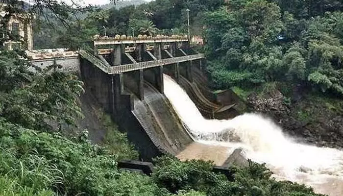 വൃഷ്ടി പ്രദേശത്ത് കനത്ത മഴ; കല്ലാര്‍കുട്ടി, പാംബ്ല ഡാമുകള്‍ തുറക്കും; മതിരപ്പുഴയാര്‍, പെരിയാര്‍ തീരത്തുള്ളവര്‍ക്ക് ജാഗ്രതാ നിര്‍ദ്ദേശം