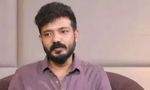 കാർ ഇടിച്ചിട്ട് നിർത്താതെ പോയ കേസിൽ നടൻ ശ്രീനാഥ് ഭാസിക്കെതിരെ നടപടി; ലൈസൻസ് ഒരു മാസത്തേക്ക് സസ്പെൻഡ് ചെയ്തു; പരിശീലന ക്ലാസിൽ പങ്കെടുക്കാനും നിർദേശം