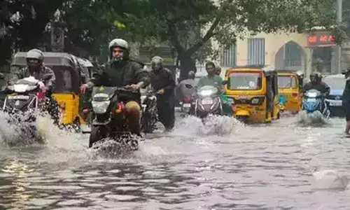 ബെംഗളൂരുവില്‍ ഓറഞ്ച് അലേര്‍ട്ട്; വിദ്യാഭ്യാസ സ്ഥാപനങ്ങള്‍ക്ക് 17 വരെ അവധി പ്രഖ്യാപിച്ചു