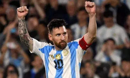 മെസി മെസി മെസി..; ഗ്രൗണ്ടിൽ ഹാട്രിക്ക് വേട്ടയുമായി ലയണൽ മെസി; ബൊളീവിയക്കെതിരെ അര്‍ജന്റീനയ്ക്ക് തകർപ്പൻ ജയം; വലയിലാക്കിയത് ആറ് ഗോളുകൾ; ആവേശത്തിൽ മെസി ആരാധകർ