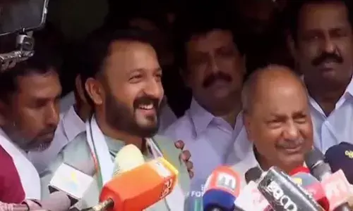 രാഹുല്‍ മാങ്കൂട്ടത്തില്‍ കഴിഞ്ഞ തവണത്തേക്കാള്‍ കൂടുതല്‍ ഭൂരിപക്ഷത്തില്‍ ജയിക്കും; രമ്യ ഹരിദാസ് ചേലക്കര തിരിച്ചുപിടിക്കും; ആരെങ്കിലുമൊക്കെ പരിഭവം പറഞ്ഞാലും എല്ലാവരും ഒറ്റക്കെട്ടാവുമെന്ന് എ കെ ആന്റണി