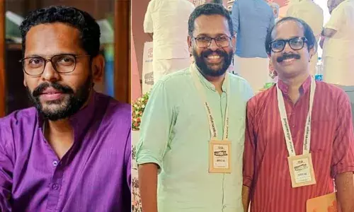 ഈ പാര്ട്ടിയെന്നാല് ലുലു ഹെപ്പര് മാര്ക്കറ്റല്ല; ബാസ്ക്കറ്റുമായി കയറി എം എല് എ, എം പി സ്ഥാനവും പാര്ട്ടി ഭാരവാഹിത്വവും എടുത്തിട്ട് പുറത്തിറങ്ങാന്; എന്തിനായിരുന്നു ഇന്നത്തെ വാര്ത്താ സമ്മേളനം?  പി സരിനോട് ചോദ്യങ്ങളുമായി ഡോ പ്രവീണ് സാകല്യ ഈ പാര്ട്ടിയെന്നാല് ലുലു ഹെപ്പര് മാര്ക്കറ്റല്ല; ബാസ്ക്കറ്റുമായി കയറി എം എല് എ, എം പി സ്ഥാനവും പാര്ട്ടി ഭാരവാഹിത്വവും എടുത്തിട്ട് പുറത്തിറങ്ങാന്; എന്തിനായിരുന്നു ഇന്നത്തെ വാര്ത്താ സമ്മേളനം?  പി സരിനോട് ചോദ്യങ്ങളുമായി ഡോ പ്രവീണ് സാകല്യ