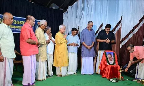കഥകളിച്ചെണ്ടയിലെ ഇതിഹാസപുരുഷ നെ അനുസ്മരിച്ച് കലാശ്രേഷ്ടര്;ഗുരുശ്രേഷ്ഠരെ കലാസാഗര് ആദരിച്ചു കഥകളിച്ചെണ്ടയിലെ ഇതിഹാസപുരുഷ നെ അനുസ്മരിച്ച് കലാശ്രേഷ്ടര്;ഗുരുശ്രേഷ്ഠരെ കലാസാഗര് ആദരിച്ചു