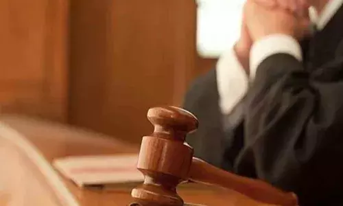 കൈക്കൂലി ക്കേസ്; ഇടുക്കി ഡിഎംഒ ഡോ. എല്‍. മനോജിന്റെയും സഹായിയുടേയും ജാമ്യാപേക്ഷ തള്ളി