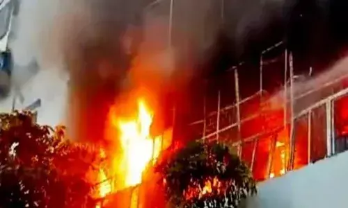 കൊൽക്കത്തയിൽ സർക്കാർ ആശുപത്രിയിൽ വൻ തീപിടുത്തം; ഒരാൾ മരിച്ചു; 80 പേരെ രക്ഷപ്പെടുത്തി; തീപിടുത്തത്തിന്‍റെ കാരണം കണ്ടെത്താനാകാതെ അധികൃതർ