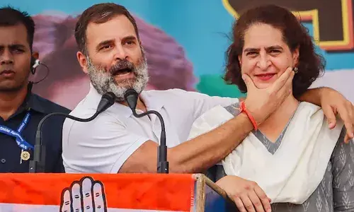 വയനാട്ടെ പ്രചാരണത്തില്‍ പ്രിയങ്ക ഗാന്ധി സജീവമാകും; നാമനിര്‍ദ്ദേശ പത്രിക 25ന് മുമ്പ് സമര്‍പ്പിക്കും; കന്നിയങ്കത്തില്‍ പിന്തുണയ്ക്കാന്‍ രാഹുല്‍ വയനാടെത്തും; മുന്നൊരുക്കം വിലയിരുത്തി യുഡിഎഫ് നേതൃയോഗം