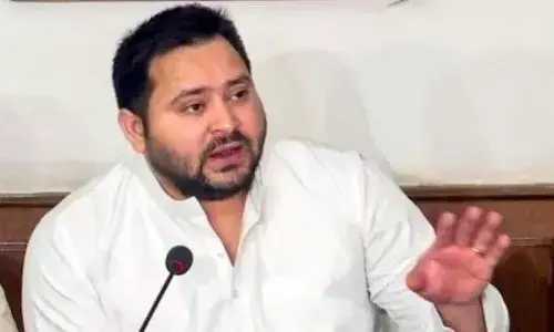 മദ്യനിരോധനം നിതീഷ് കുമാറിൻ്റെ ഭരണത്തിലെ ഏറ്റവും വലിയ അഴിമതി, ഇപ്പോൾ മഹാത്മാവായി നടിക്കുന്നു; രൂക്ഷ വിമർശനവുമായി തേജസ്വി യാദവ്