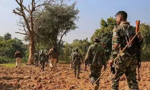 മാവോയിസ്റ്റുകള്‍ കുഴിച്ചിട്ട ബോംബ് പൊട്ടിത്തെറിച്ചു; ഐടിബിപി ജവാന്‍മാര്‍ക്ക് ഉദ്യോഗസ്ഥര്‍ക്ക് വീരമൃത്യു; അപടം നക്‌സല്‍ വിരുദ്ധ ഓപ്പറേഷന്‍ കഴിഞ്ഞ് മടങ്ങി വരവേ
