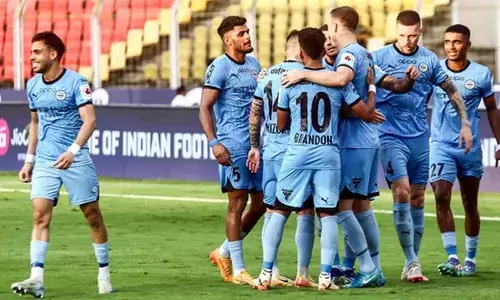 ഗോവ എഫ്.സി.യെ ഒന്നിനെതിരേ രണ്ടുഗോളുകള്‍ക്ക് കീഴടക്കി; ഐ.എസ്.എല്ലില്‍ സീസണിലെ ആദ്യജയംകുറിച്ച് മുംബൈ സിറ്റി