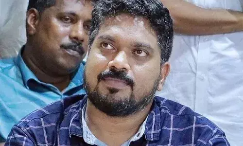 ഷാഫി പറമ്പില്‍ പാര്‍ട്ടിയില്‍ ഫാന്‍സ് അസോസിയേഷന്‍ ഉണ്ടാക്കുന്നു; സതീശന്‍ എല്ലാ പിന്തുണയും നല്‍കുന്നു; രാഹുല്‍ മാങ്കൂട്ടത്തില്‍ അവരുടെ പുറകേ പോകുന്നു എന്നേയൂള്ളൂ; ആരോപണം കടുപ്പിച്ച് എ കെ ഷാനിബ്; പാലക്കാട് വിമതനായി മത്സരിക്കാന്‍ തീരുമാനം
