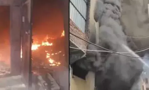 ഡൽഹിയിൽ ഷൂ ​ഫാ​ക്ട​റി​യി​ൽ തീ​പി​ടു​ത്തം; വൻ നാശനഷ്ടം; തീയണക്കാനുള്ള ശ്രമങ്ങൾ തുടരുന്നു