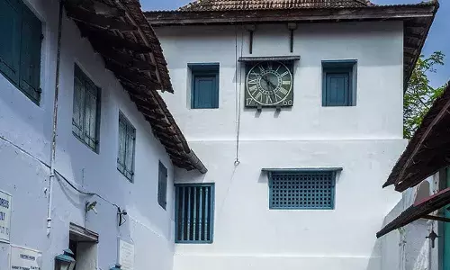 മട്ടാഞ്ചേരി സിനഗോഗിന് മുകളിലൂടെ ഡ്രോണ്‍ പറത്തി; രണ്ടു പേര്‍ അറസ്റ്റില്‍